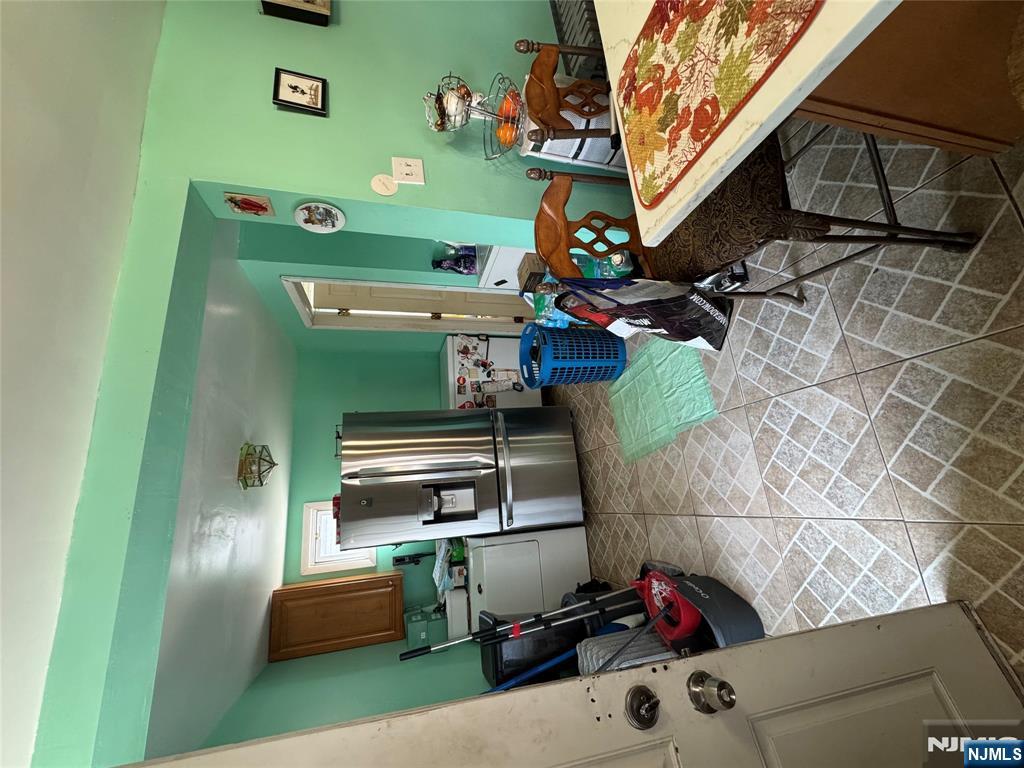 280 Lincoln Street - Photo 4