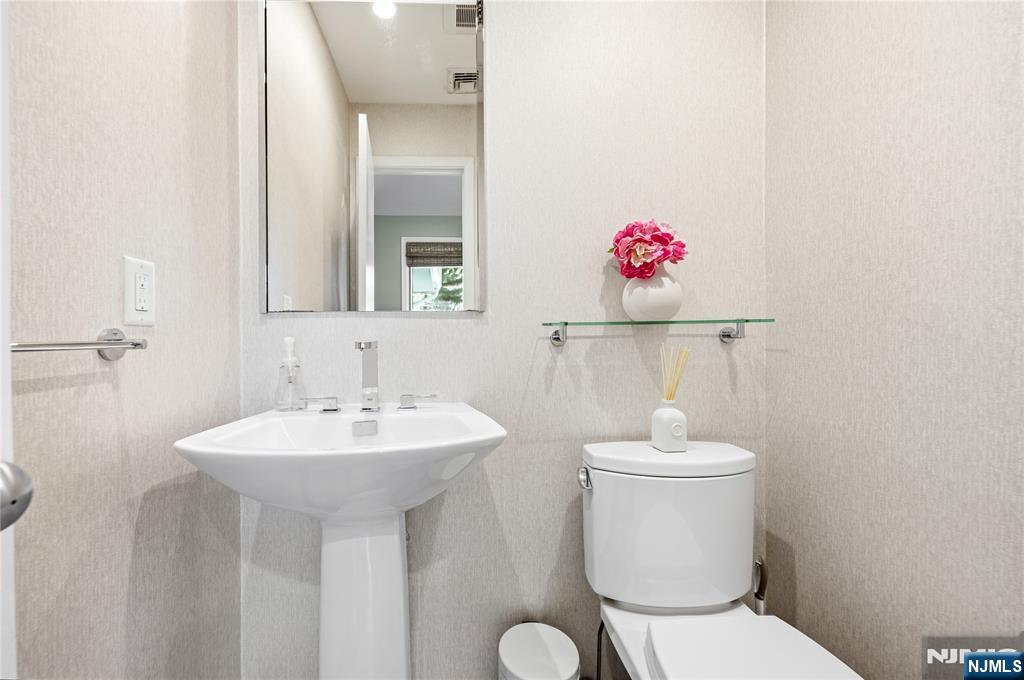 19 Ivy Place, Upper Saddle River, NJ, 07458