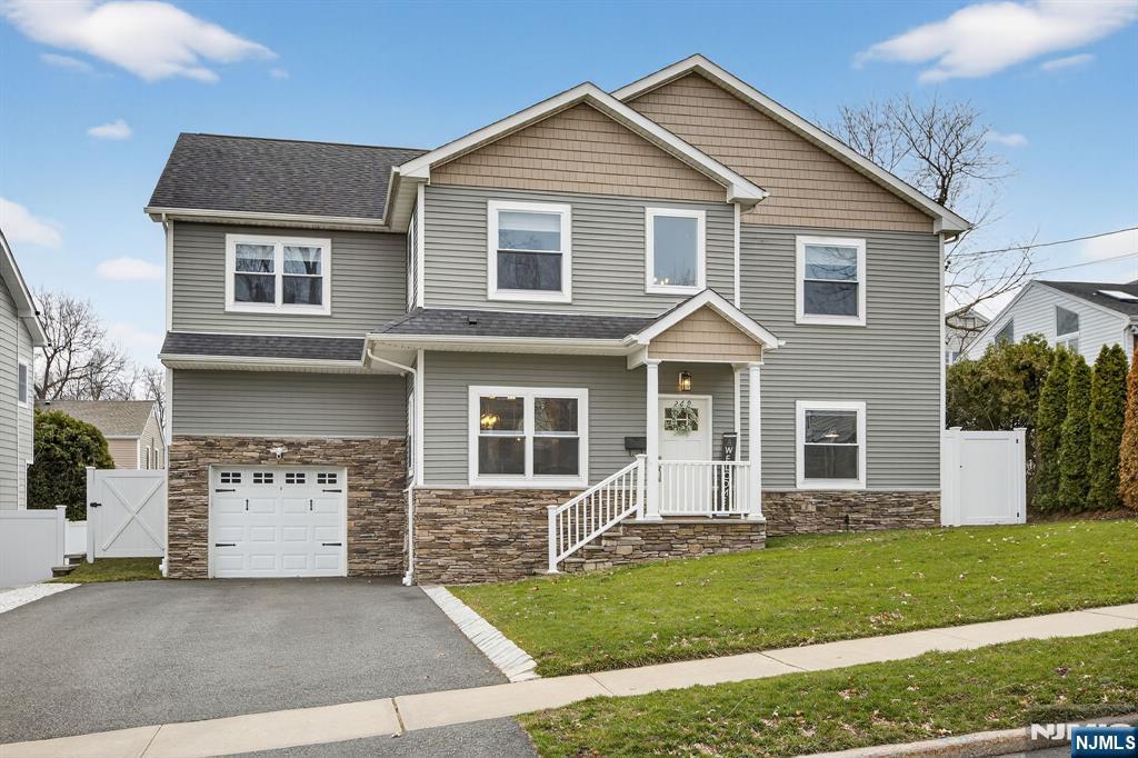 206 Harwood Place, Paramus, NJ, 07652