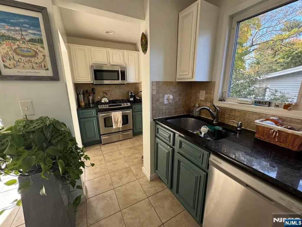 186 Selvage, Teaneck, NJ 07666 Listing Photo  8