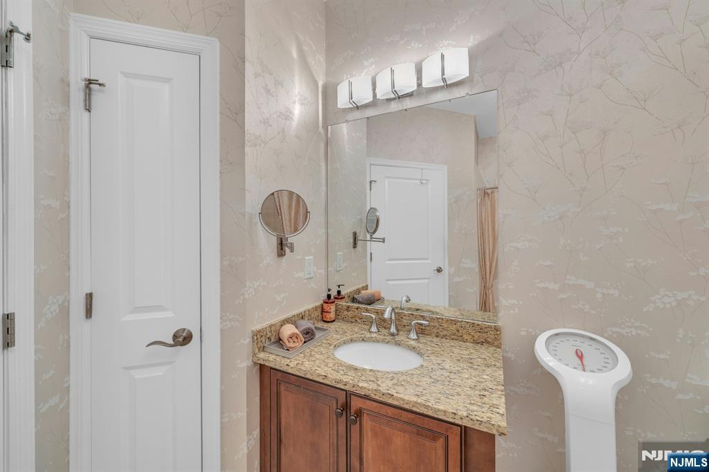 1107 Wickham Terrace #374
