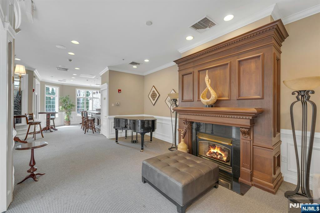 1107 Wickham Terrace #374