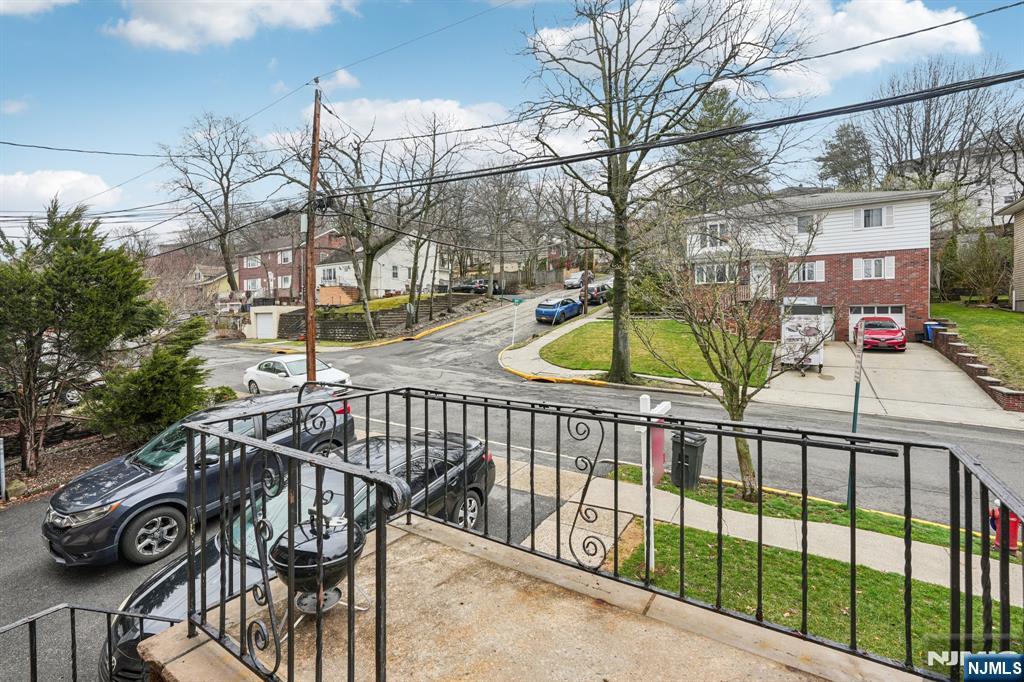 397 Oak Street - Photo 2