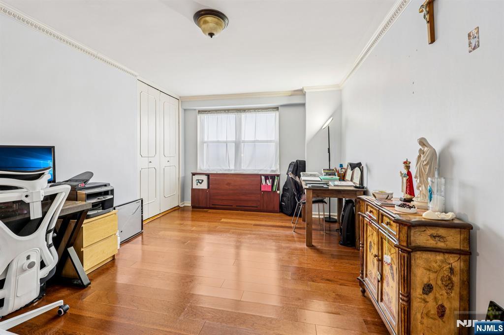 2077 Center Ave #20J, Fort Lee, NJ 07024