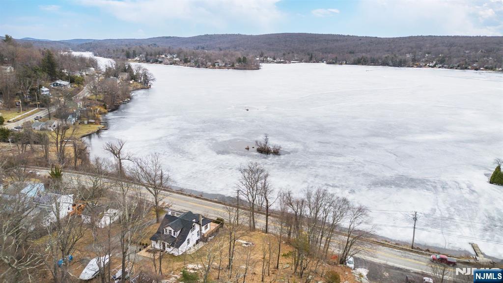 677 Warwick Turnpike - Photo 2