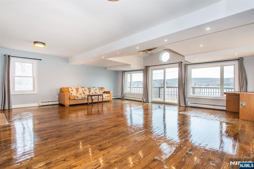 677 Warwick Turnpike - Photo 4