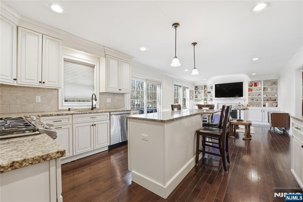 252 4th Avenue - Photo 5