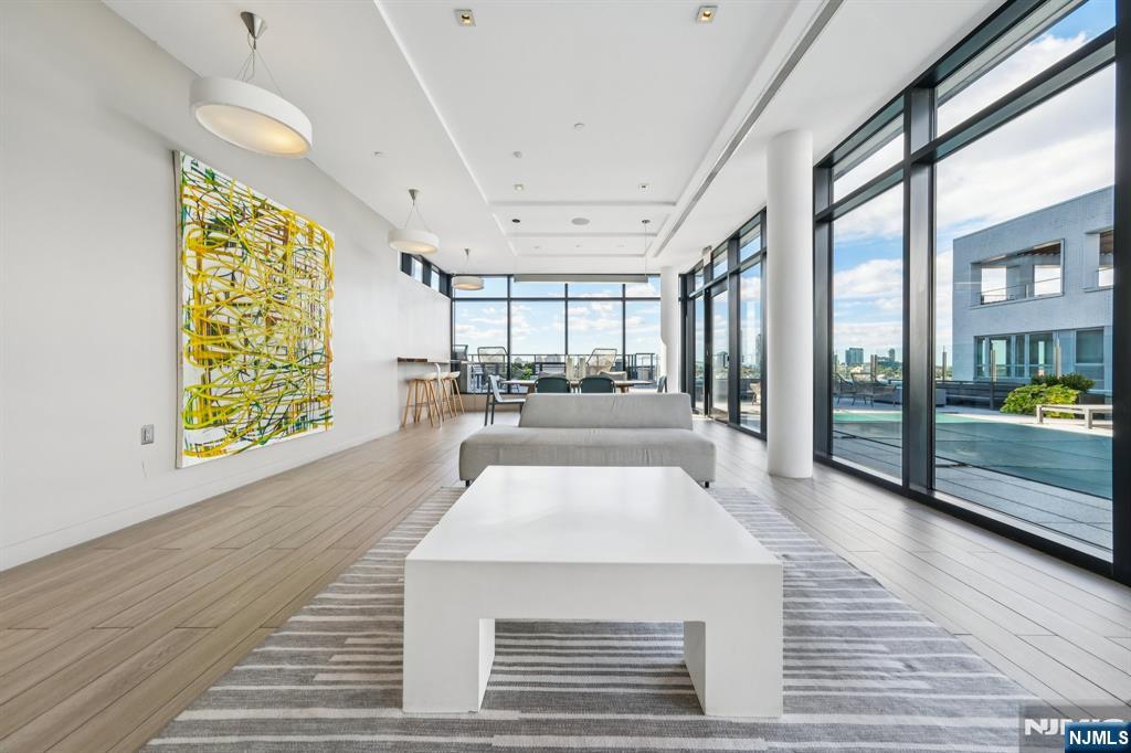 160 1st Street #1111