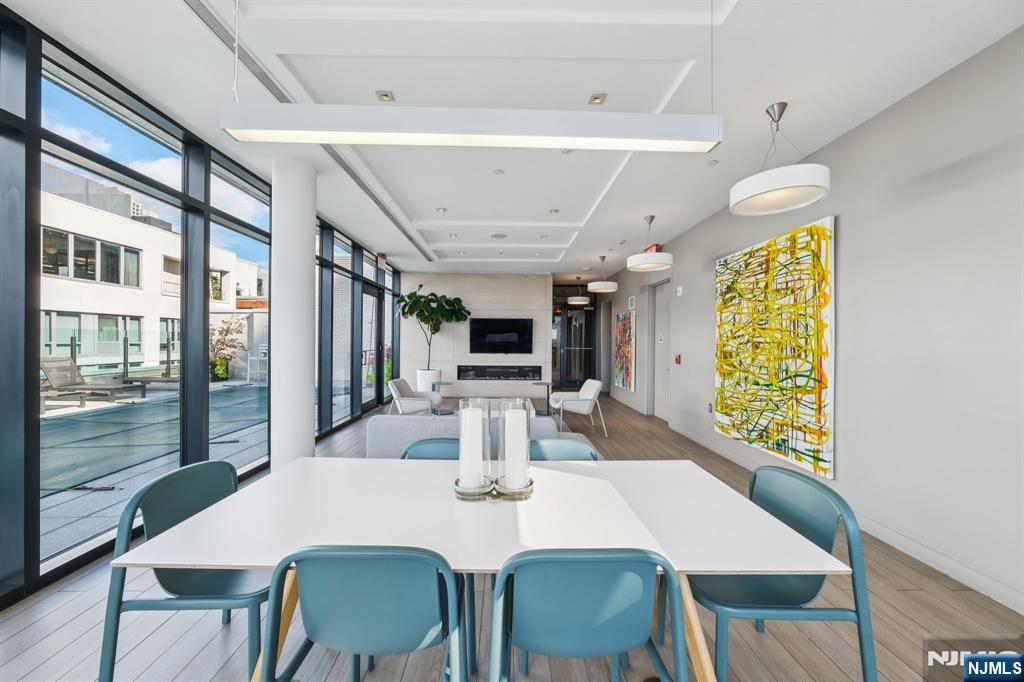 160 1st Street #1111