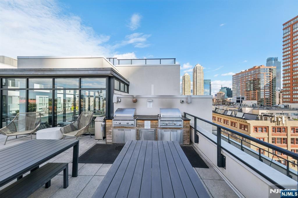 160 1st Street #1111