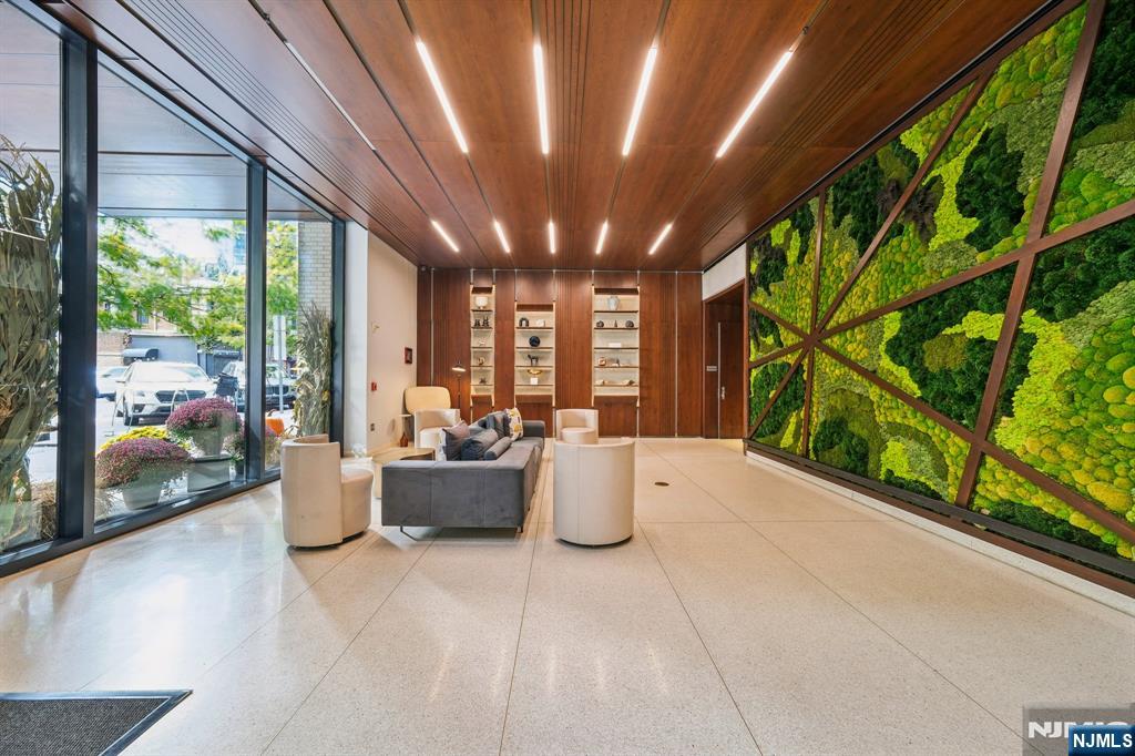 160 1st Street #1111