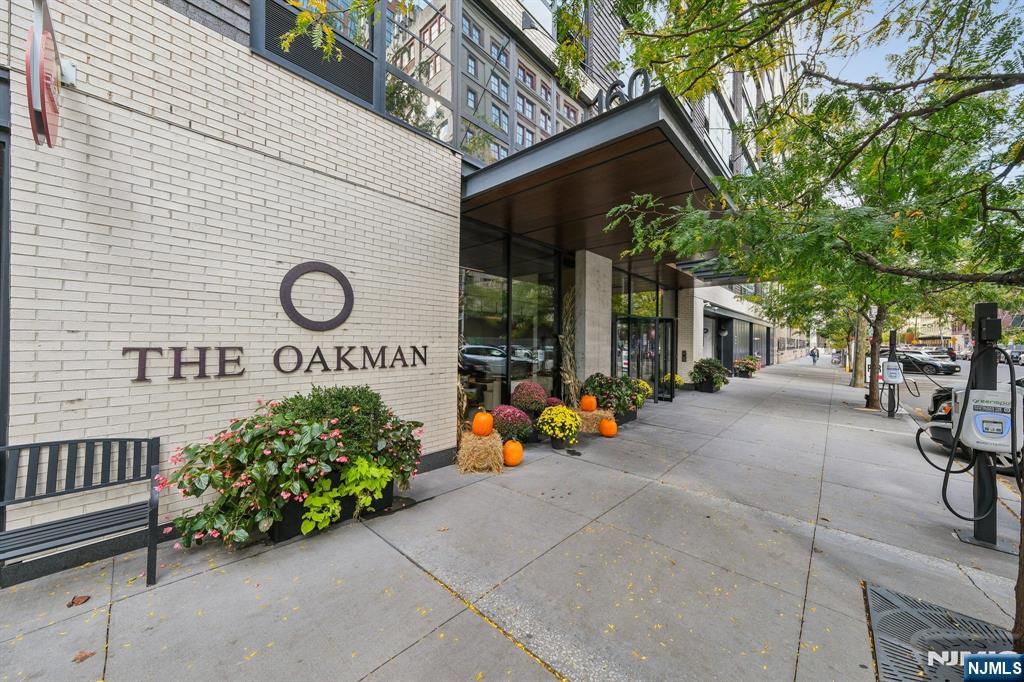 160 1st Street #1111