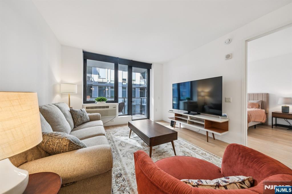 160 1st Street #1111