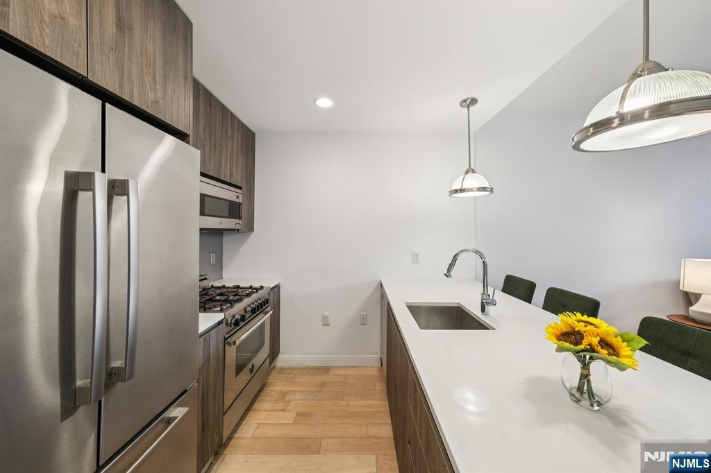 160 1st Street #1111