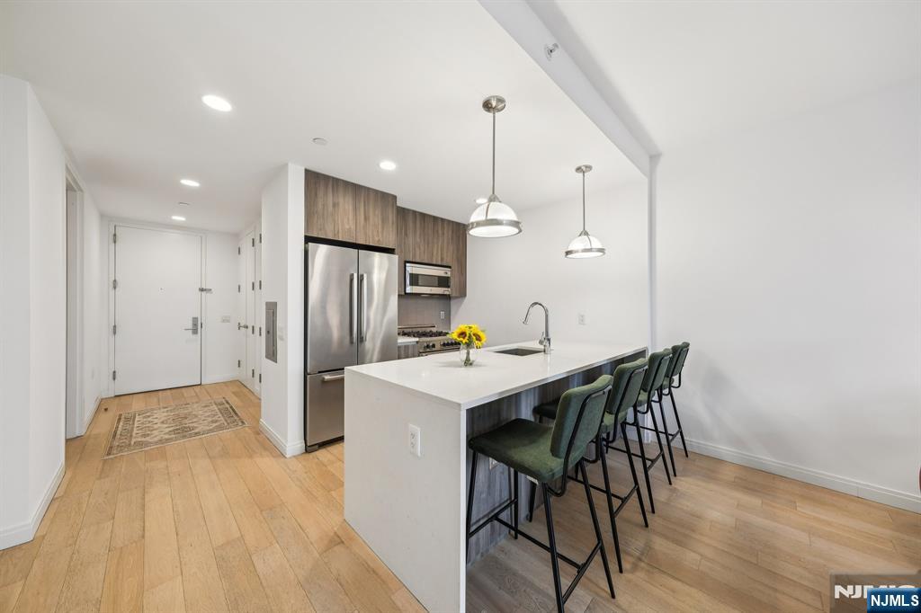 160 1st Street #1111