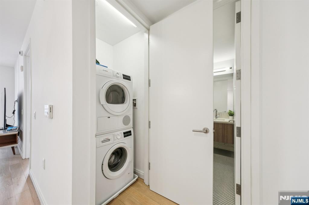 160 1st Street #1111