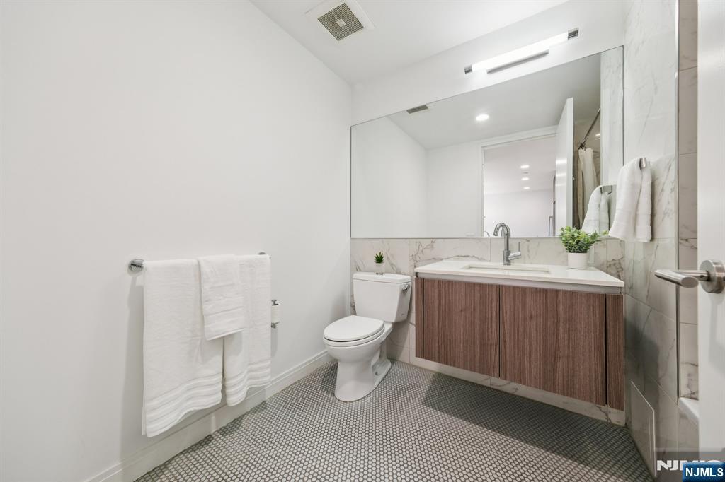 160 1st Street #1111