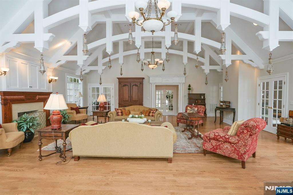 2 1/2 story Great Room / Ballroom