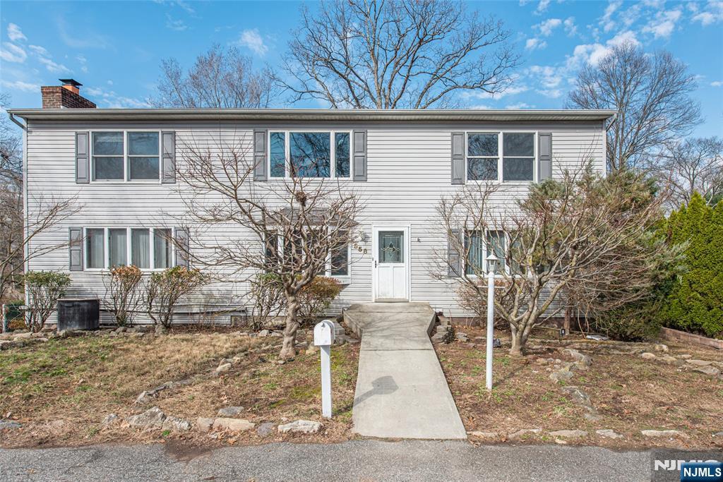18 Lake Road, Upper Saddle River, NJ, 07458