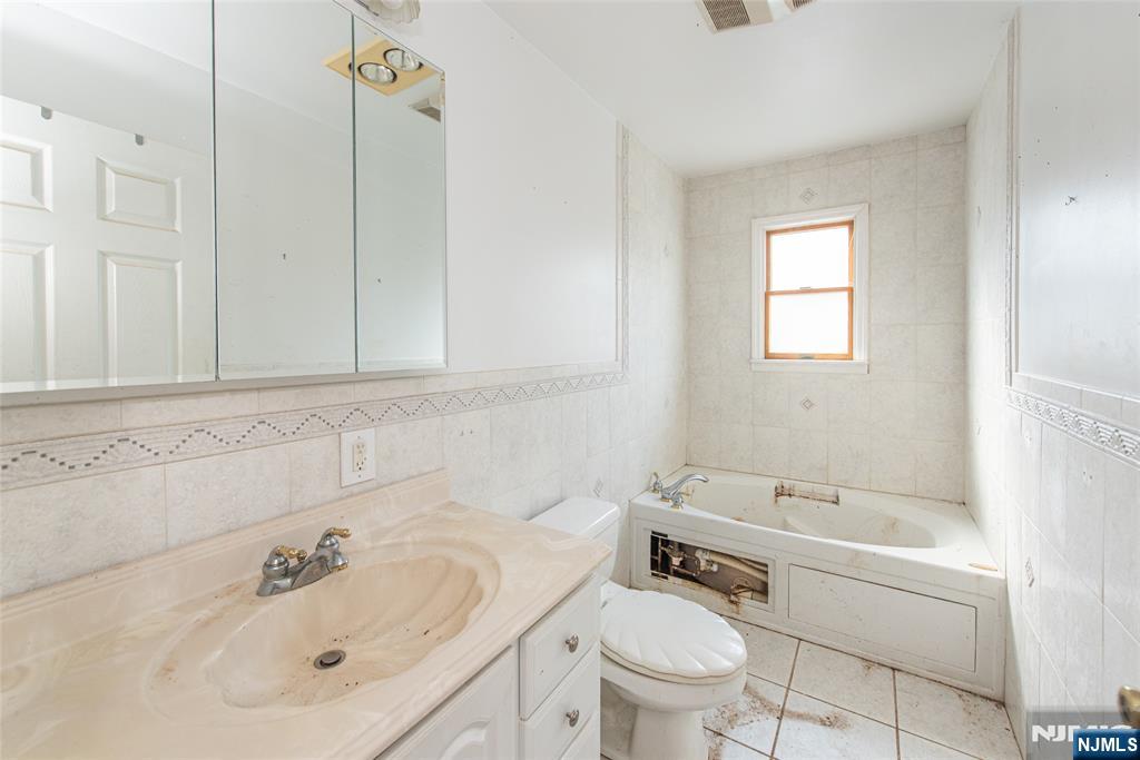 558 Beech Street, Twp of Washington, NJ 07676 Listing Photo  9