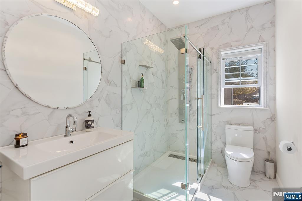 24 Bluffs Court - Photo 3