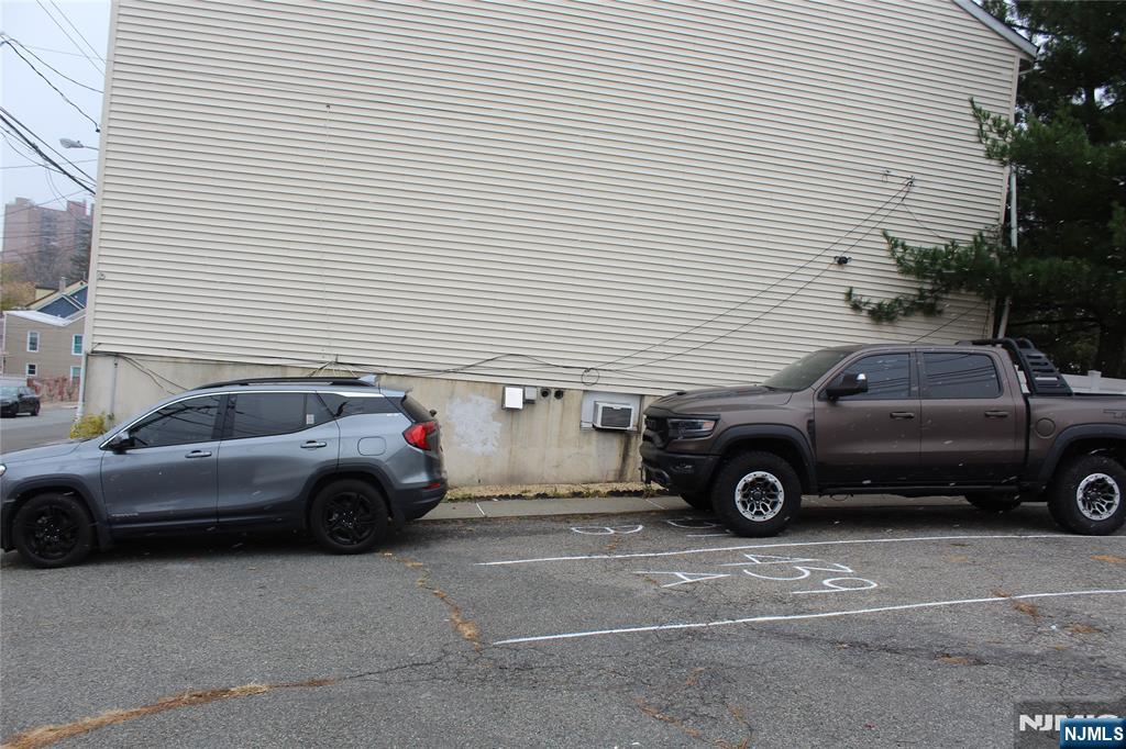 439 Marshall Street - Photo 4