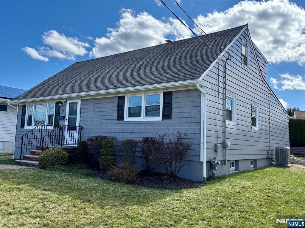 9 Joan Place - Photo 3