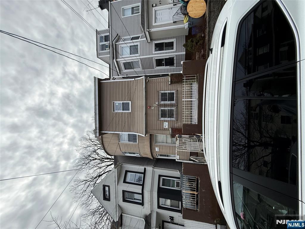 476 Ellison Street - Photo 2