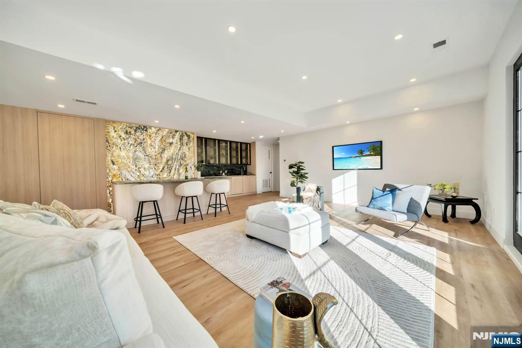 28 Ellens Way, Alpine, NJ, 07620