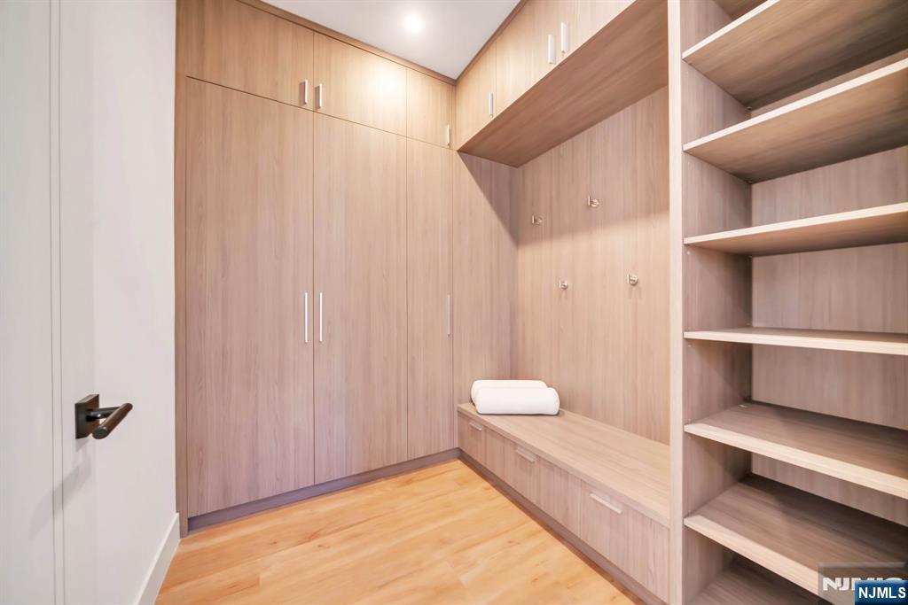 28 Ellens Way, Alpine, NJ, 07620