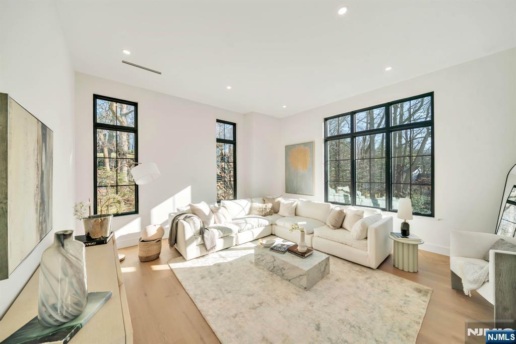 28 Ellens Way, Alpine, NJ, 07620