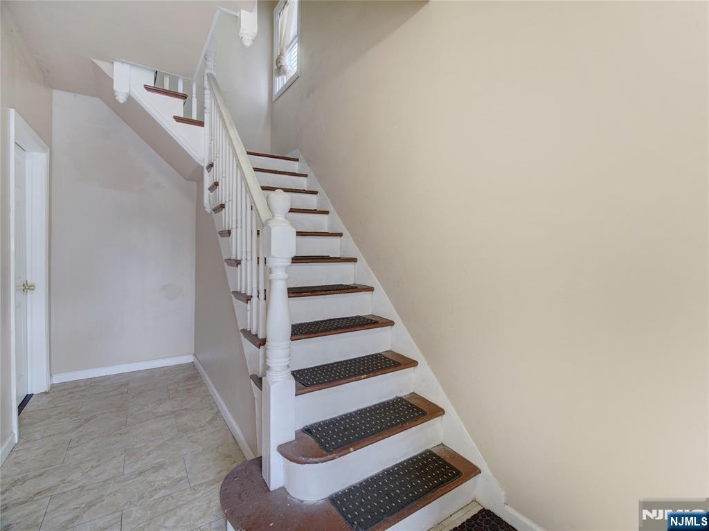 198 17th Street - Photo 4