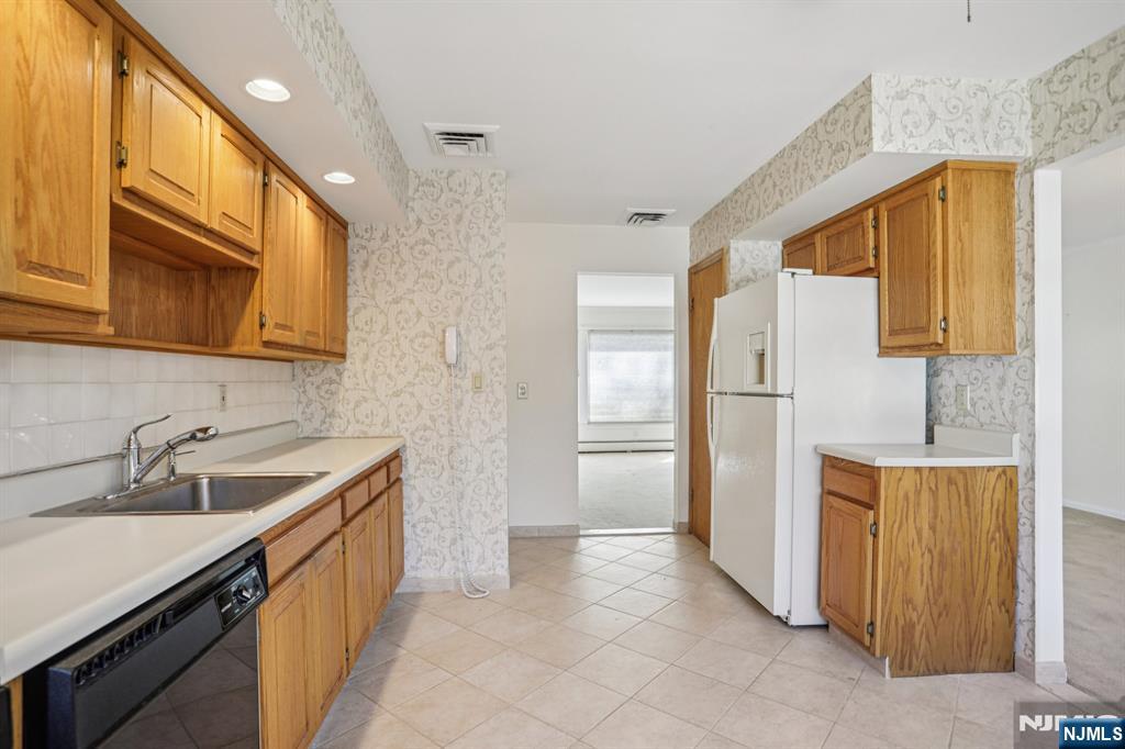 2 Eisenhower, Closter, NJ, 07624