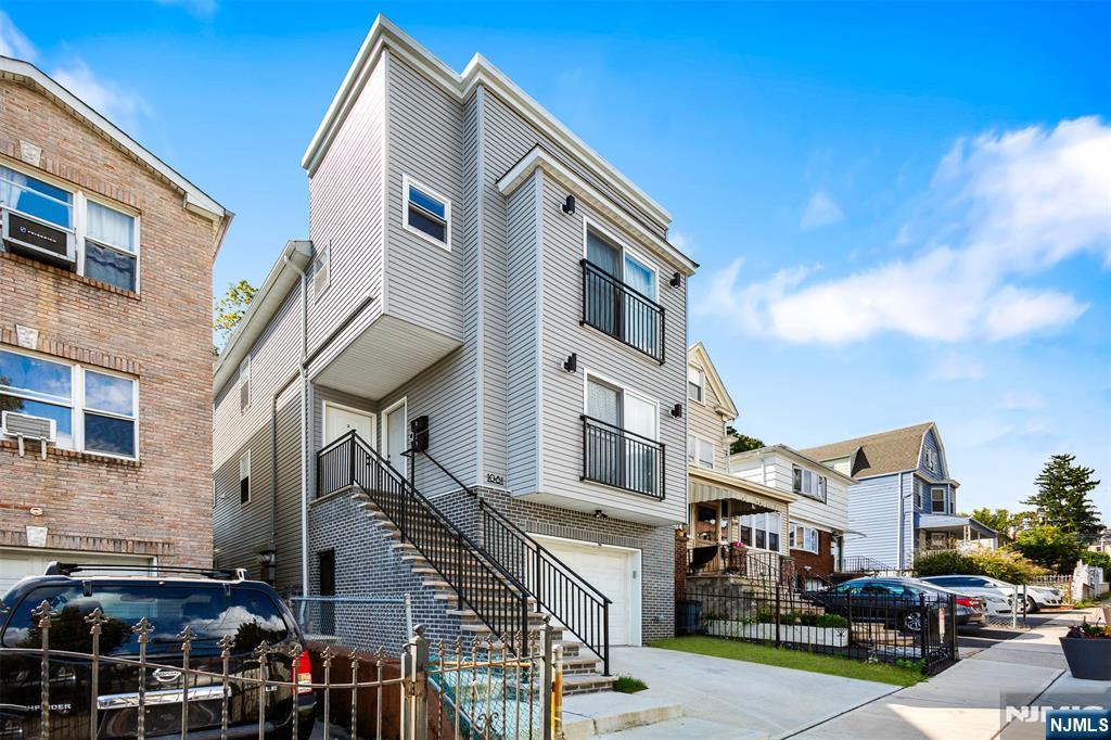 1081 18th Avenue - Photo 2