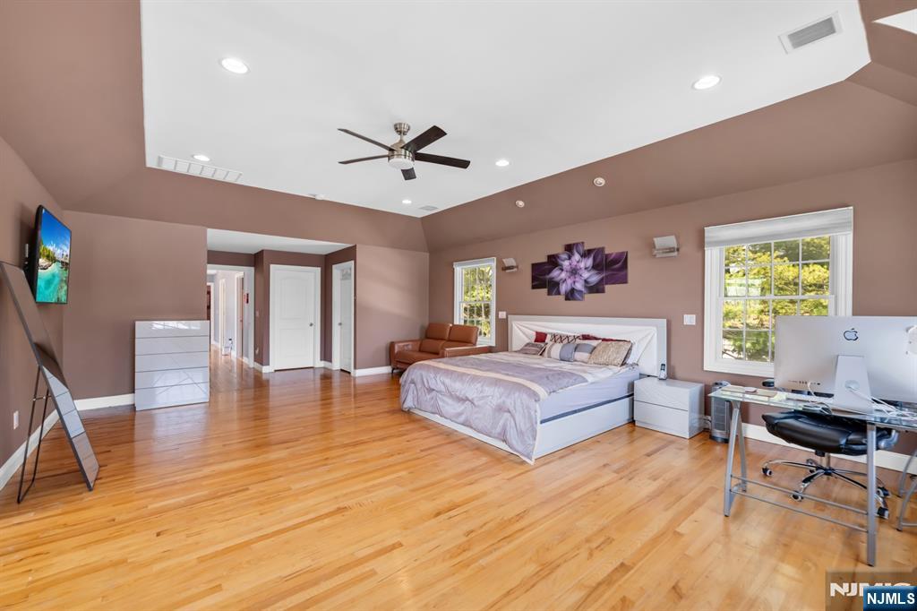 683 Victoria Avenue — photo 19