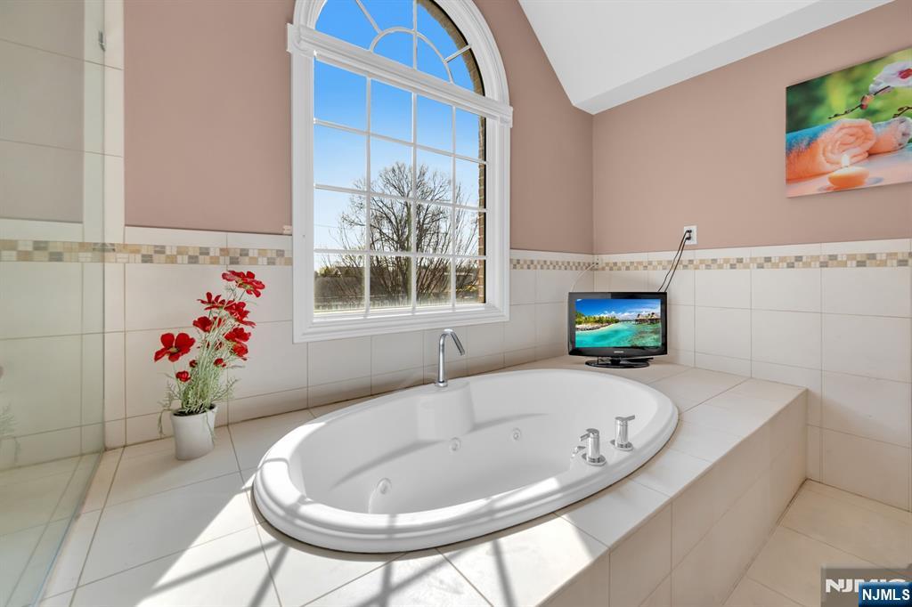 683 Victoria Avenue, Paramus, NJ 07652 Listing Photo  23