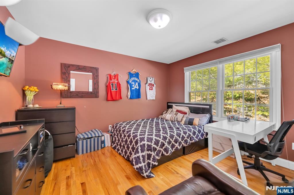 683 Victoria Avenue — photo 25