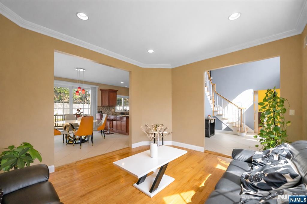 683 Victoria Avenue - Photo 4
