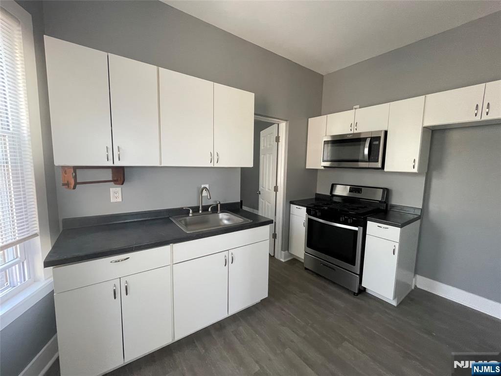 521 Kearny Avenue 1L - Photo 1