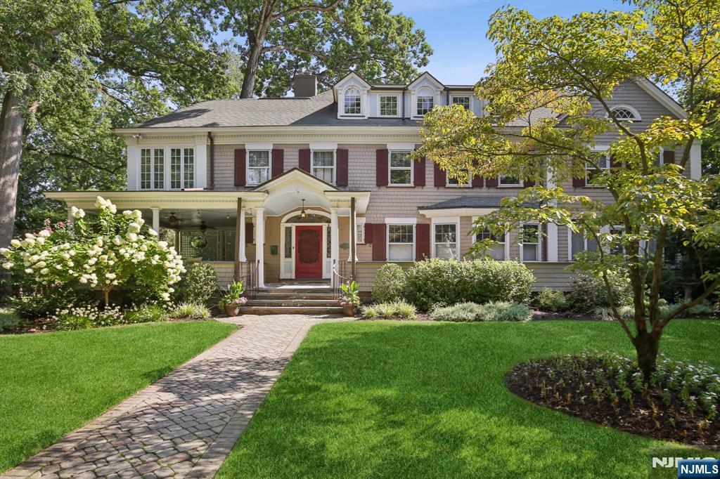 29 Hillcrest Road, Glen Ridge, NJ, 07028