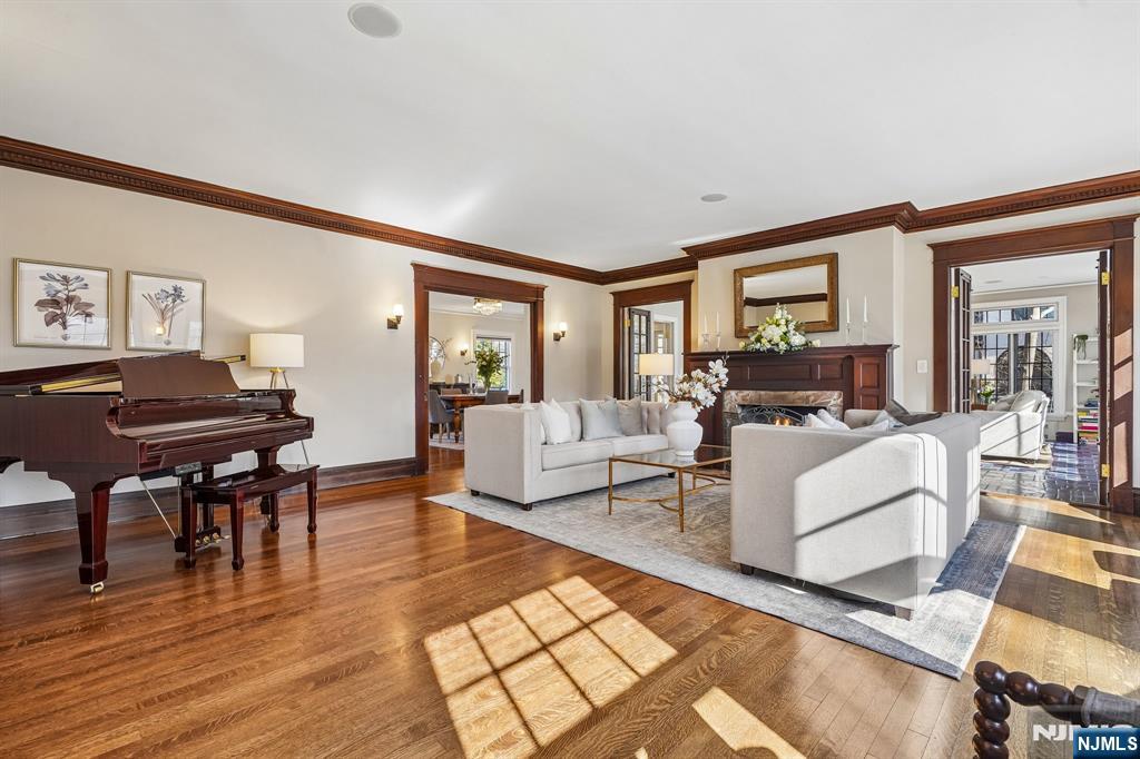 29 Hillcrest Road, Glen Ridge, NJ, 07028