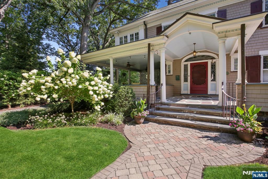 29 Hillcrest Road, Glen Ridge, NJ, 07028