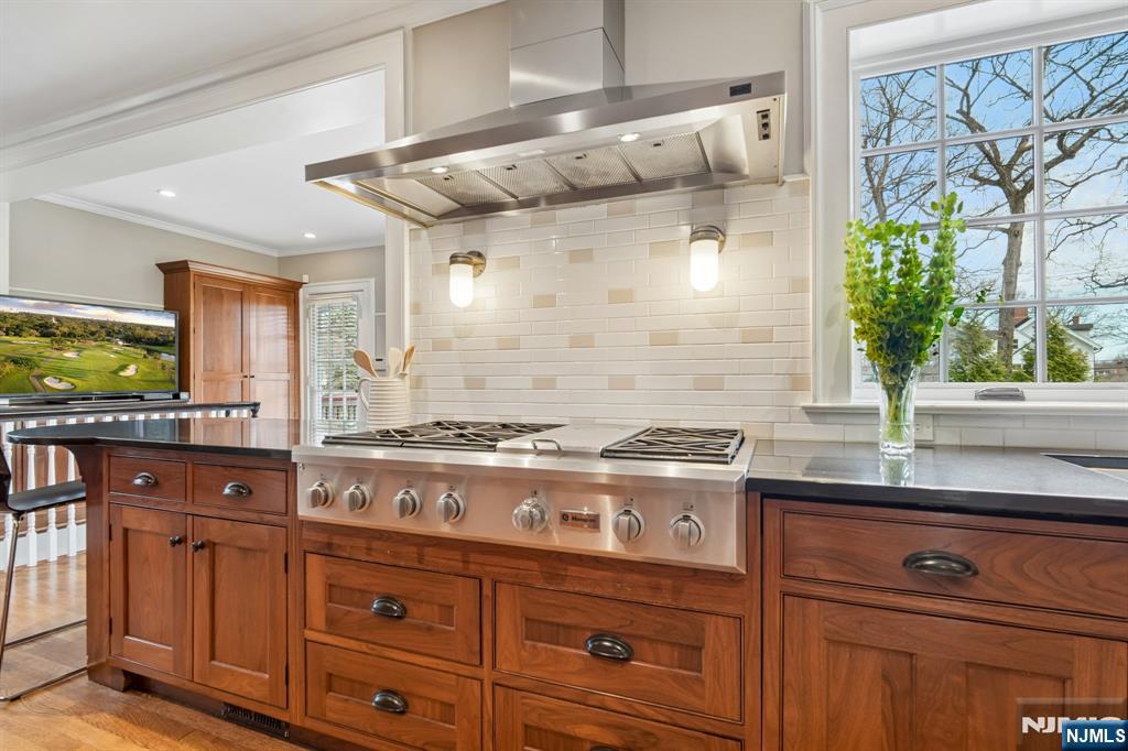 29 Hillcrest Road, Glen Ridge, NJ, 07028