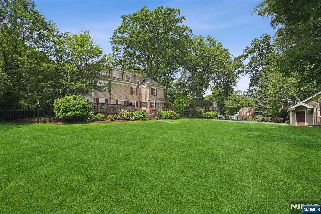 29 Hillcrest Road, Glen Ridge, NJ, 07028