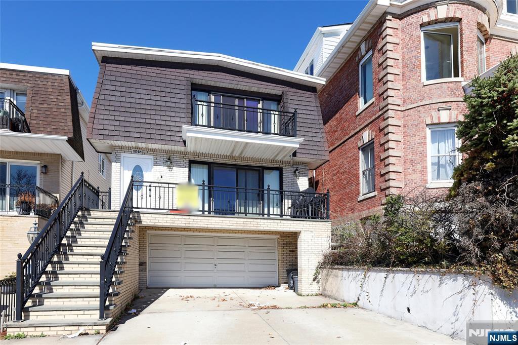 1021 JFK Blvd E - Photo 2