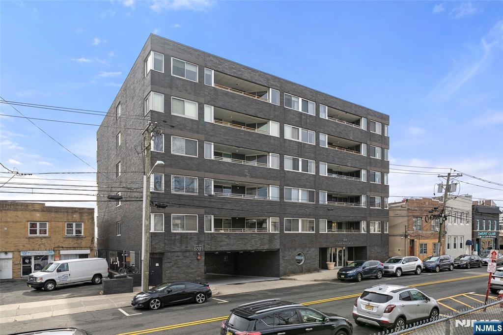 364 Palisade Ave #5B, Cliffside Park, NJ 07010