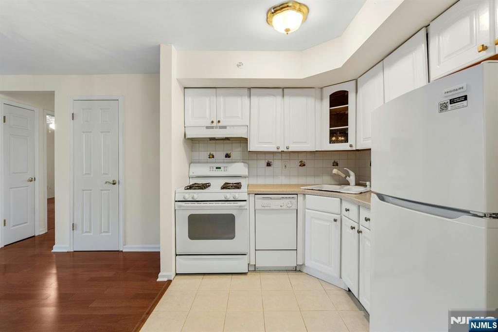 1419 Faulkner Court - Photo 4