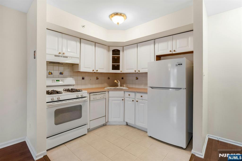 1419 Faulkner Court - Photo 5
