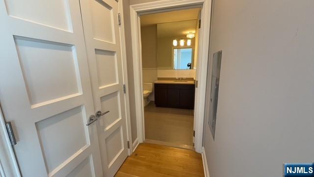 9 Somerset Ln #502, Edgewater, NJ 07020