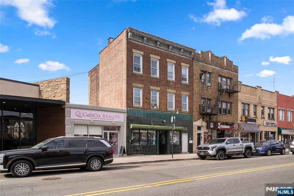 7317 Broadway — photo 2